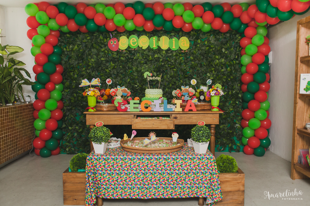 fotografia_de_festa_infantil_tema_e_decoracao_do_livro_lagarta_comilona_pop_up_no_leblon_rio_de_janeiro-9949